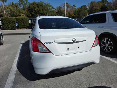 Used 2018 Nissan Versa S image 4