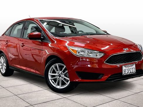 Used 2018 Ford Focus SE image 2