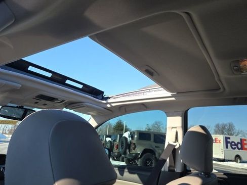 Used 2016 Subaru Forester 2.5i Touring w/ Eyesight & Navigation System image 28