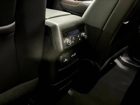 Used 2023 GMC Acadia Denali AWD/4WD image 34