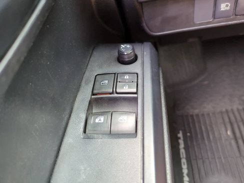 Used 2019 Toyota Tacoma SR image 20