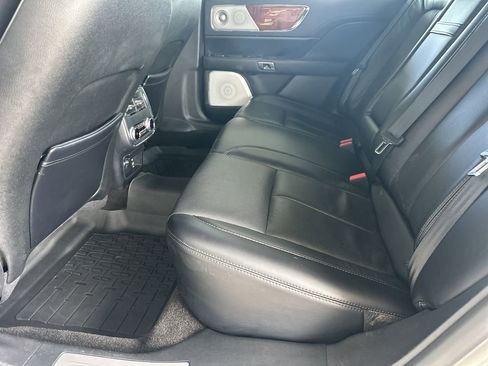 Used 2020 Lincoln Continental Reserve w/ Luxury Package image 29