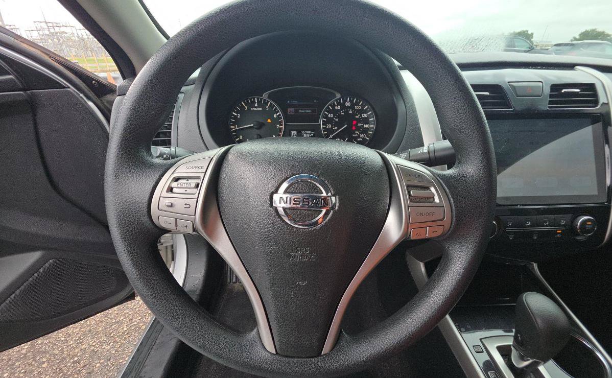 Used 2014 Nissan Altima 2.5 S FWD image 10