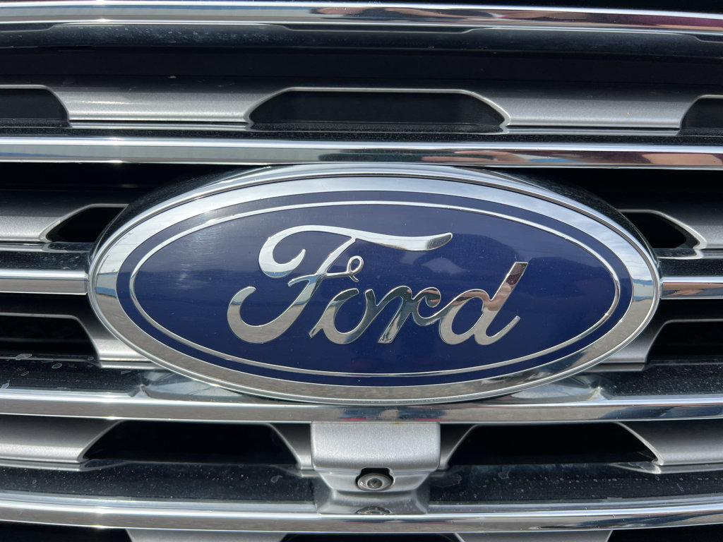 Used 2022 Ford Edge Titanium w/ Equipment Group 301A AWD/4WD image 21