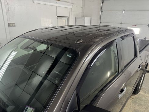 Used 2017 Nissan Titan SV image 56