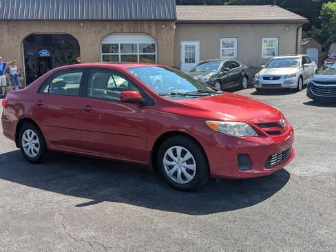 Used 2011 Toyota Corolla LE FWD image 2