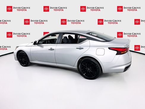 Used 2025 Nissan Altima 2.5 SV w/ SV Special Edition Package AWD/4WD image 7