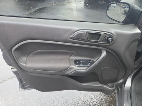 Used 2017 Ford Fiesta SE image 11