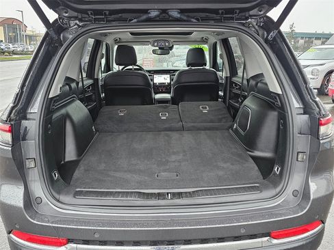 Used 2024 Jeep Grand Cherokee Limited 4xe image 11