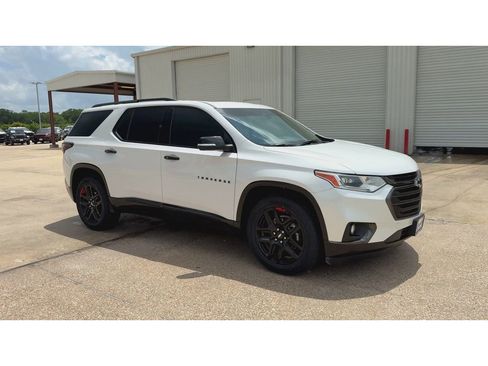 Used 2021 Chevrolet Traverse Premier w/ Redline Edition FWD image 2