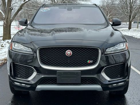 Used 2018 Jaguar F-PACE S image 2