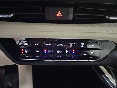 Used 2023 Buick Envision Essence image 20