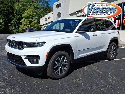 New 2027 Jeep Grand Cherokee Laredo X AWD/4WD image 1