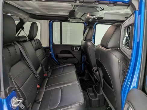 Used 2021 Jeep Wrangler Unlimited Sahara w/ Cold Weather Group image 21