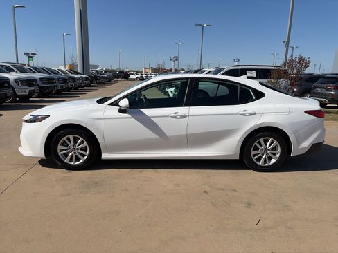 Used 2025 Toyota Camry LE FWD image 2