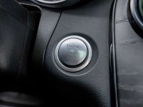 Used 2019 Mercedes-Benz GLC 300 4MATIC image 21