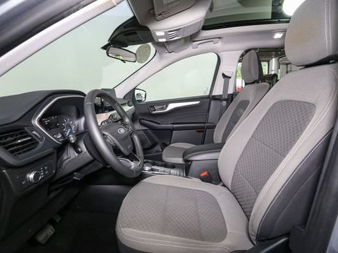 Used 2022 Ford Escape SE w/ SE Sport Appearance Package AWD/4WD image 39
