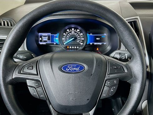 Used 2024 Ford Edge SE w/ Black Appearance Package image 12