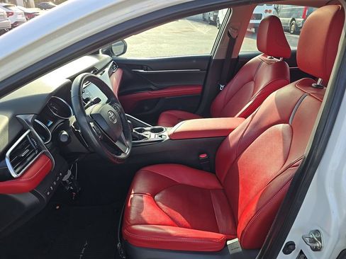 Used 2018 Toyota Camry XSE w/ Driver Assist Package FWD image 3
