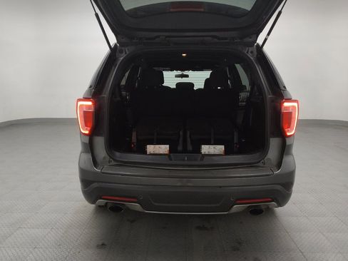 Used 2018 Ford Explorer XLT image 29