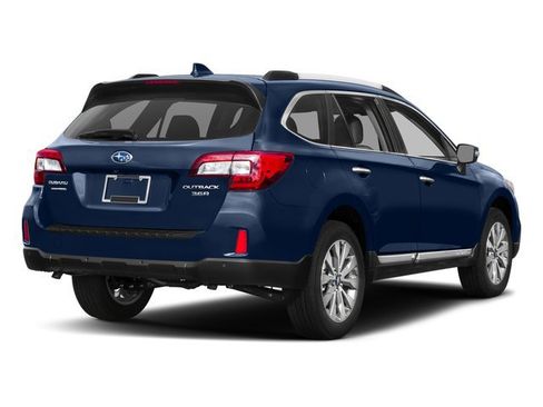 Used 2017 Subaru Outback 2.5i Touring image 2