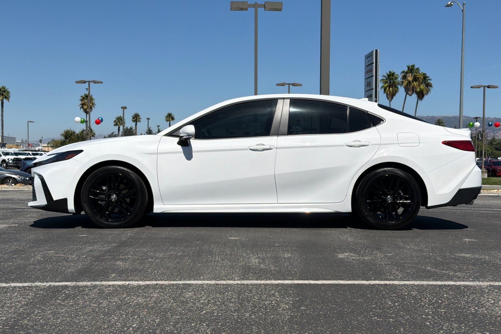Used 2026 Toyota Camry SE w/ Convenience Package FWD image 7