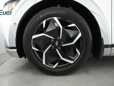 Used 2024 Hyundai Ioniq 5 Limited image 19