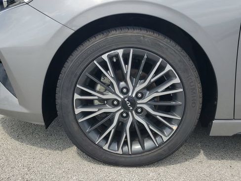 Used 2023 Kia Forte GT-Line w/ GT-Line Premium Package FWD image 9