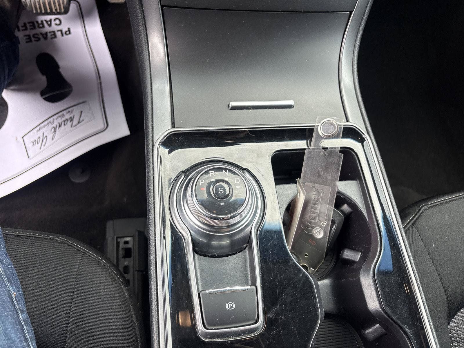 Used 2019 Ford Edge SE FWD image 22