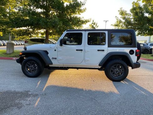 Used 2026 Jeep Wrangler Unlimited Sport AWD/4WD image 4