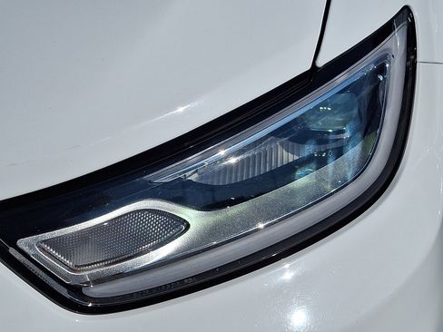 Used 2024 Chrysler Pacifica Limited FWD image 9