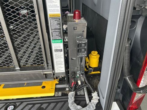 Used 2019 Ford Transit 350 XL image 24