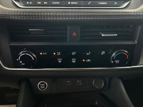 Used 2023 Nissan Rogue S image 13