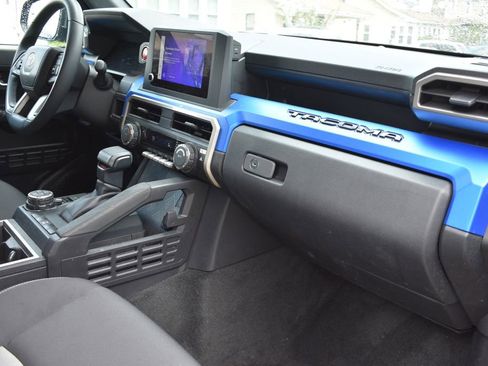 Used 2025 Toyota Tacoma TRD Off-Road AWD/4WD image 24