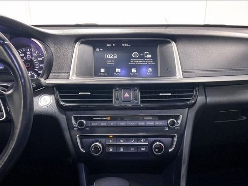 Used 2020 Kia Optima SE image 8