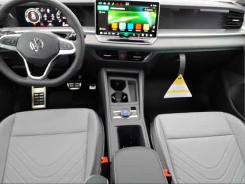 New 2026 Volkswagen Tiguan SE R-Line image 16