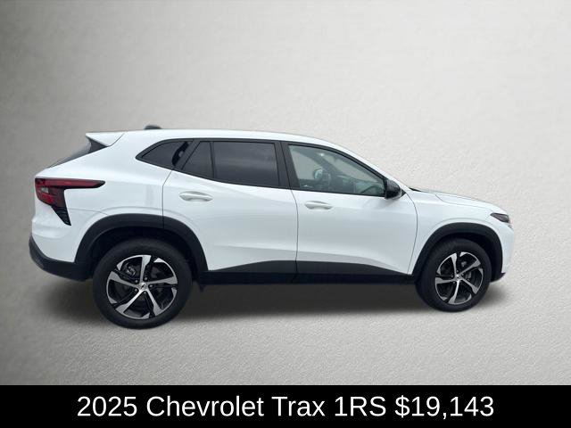 Used 2025 Chevrolet Trax RS w/ Driver Confidence Package FWD image 6