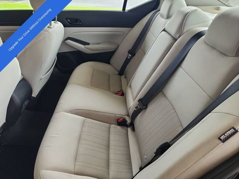 Used 2025 Nissan Altima 2.5 SV FWD image 19