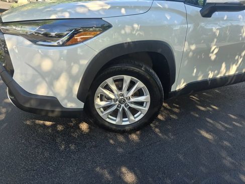 Used 2023 Toyota Corolla Cross LE w/ Moonroof Package AWD/4WD image 2