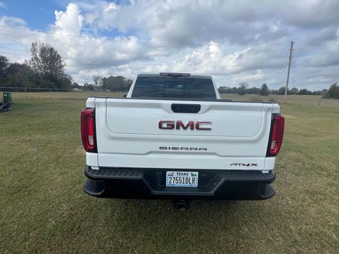 Used 2024 GMC Sierra 1500 AT4X image 4
