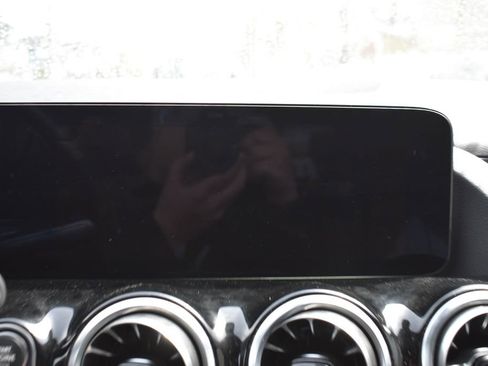 Used 2025 Mercedes-Benz GLA 250 image 18