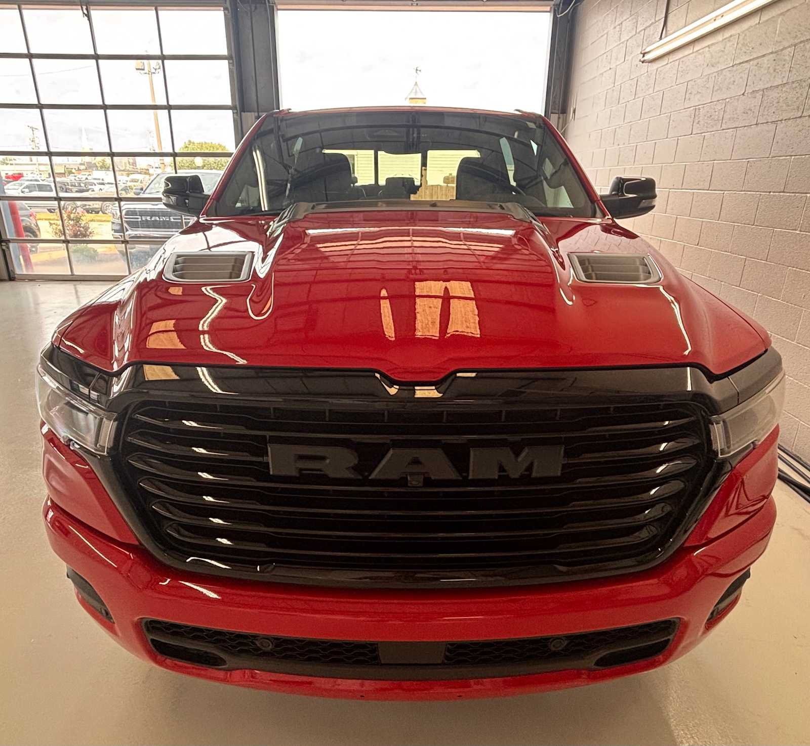 Used 2025 RAM 1500 Laramie w/ Night Edition AWD/4WD image 4