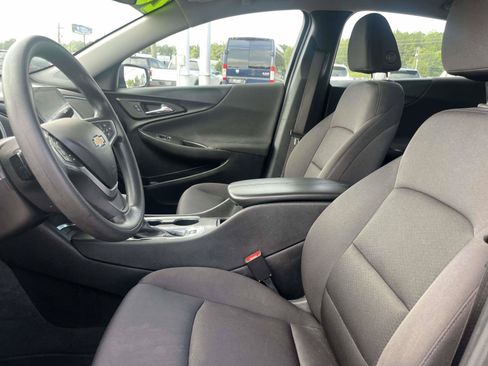 Used 2023 Chevrolet Malibu LT FWD image 15