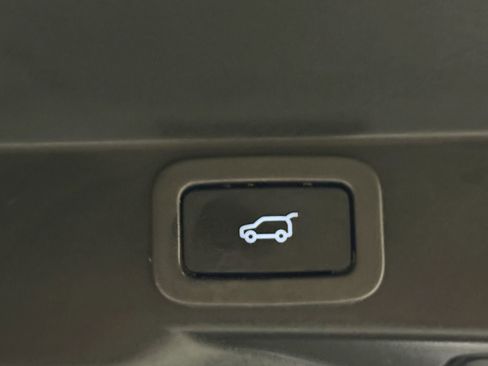 Used 2016 Land Rover Range Rover Sport HSE image 20