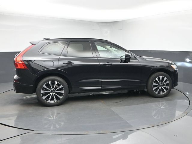 Used 2024 Volvo XC60 B5 Plus w/ Protection Package Premier AWD/4WD image 9