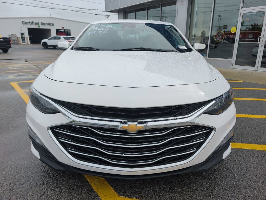 Used 2023 Chevrolet Malibu LT FWD image 2