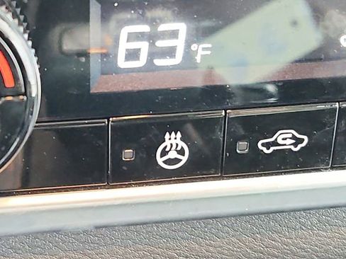 Used 2025 Nissan Rogue SL image 25