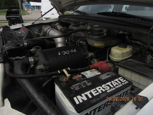Used 2004 Ford F550 2WD Crew Cab Super Duty image 21