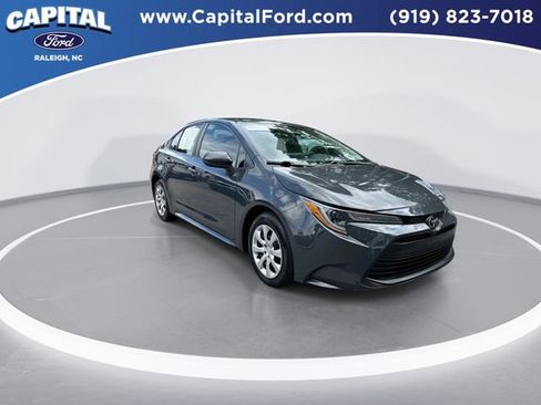 Used 2024 Toyota Corolla LE FWD image 2