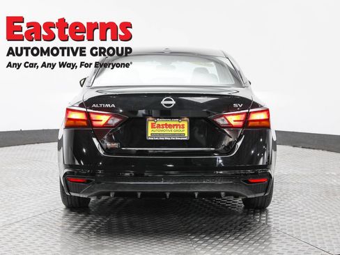 Used 2024 Nissan Altima 2.5 SV image 6